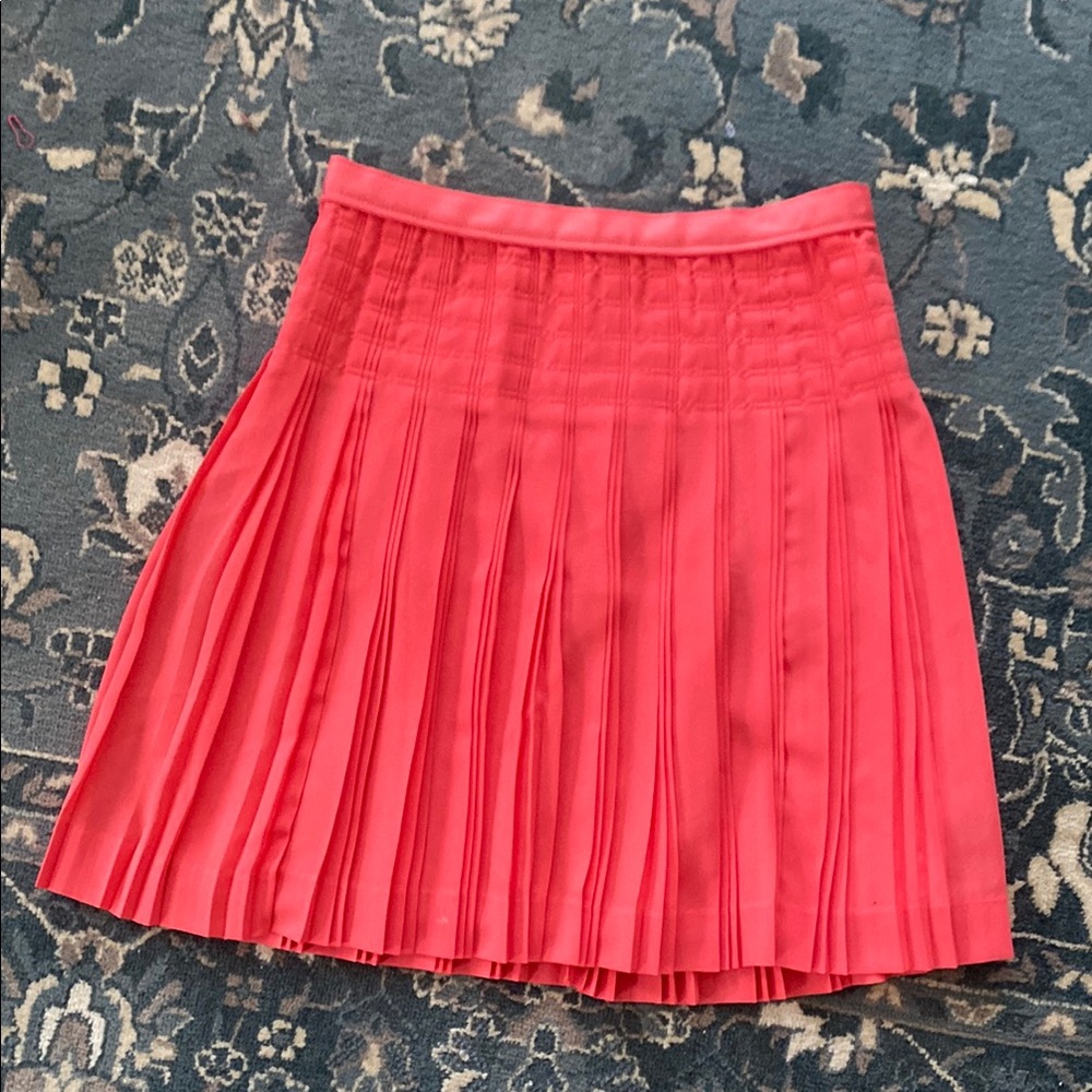 Coral pleated skirt